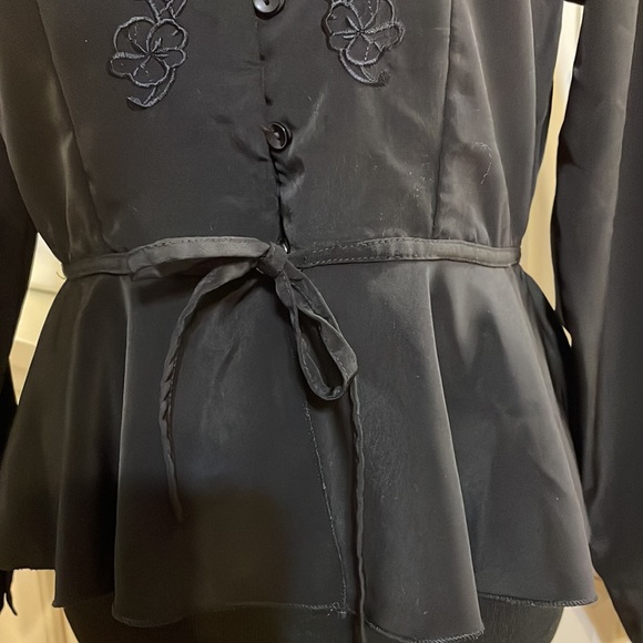 BEA CLASSICS black long sleeved blouse. Size 8. Detailed front. Vintage style. - Picture 6 of 15